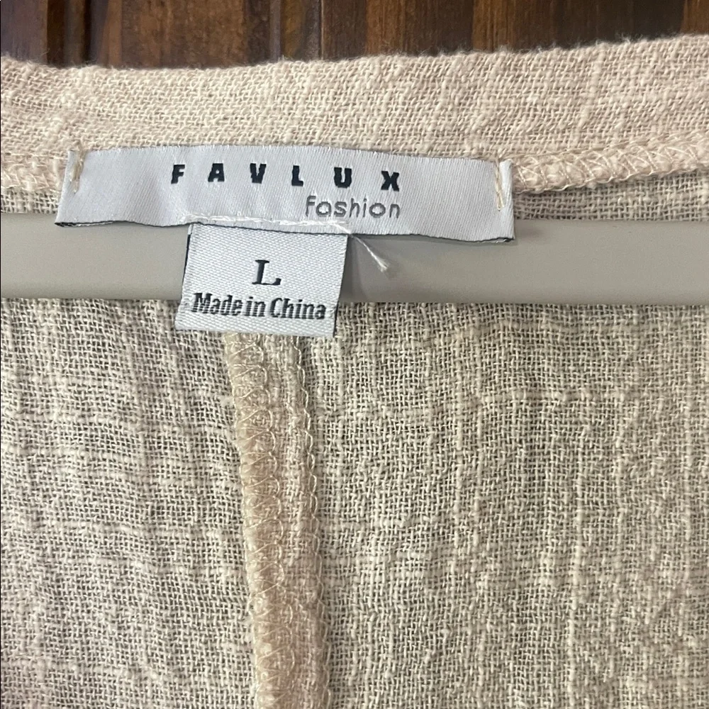 FAVLUX Lightweight V-Neck Tunic in Cream - Picture 3 of 4